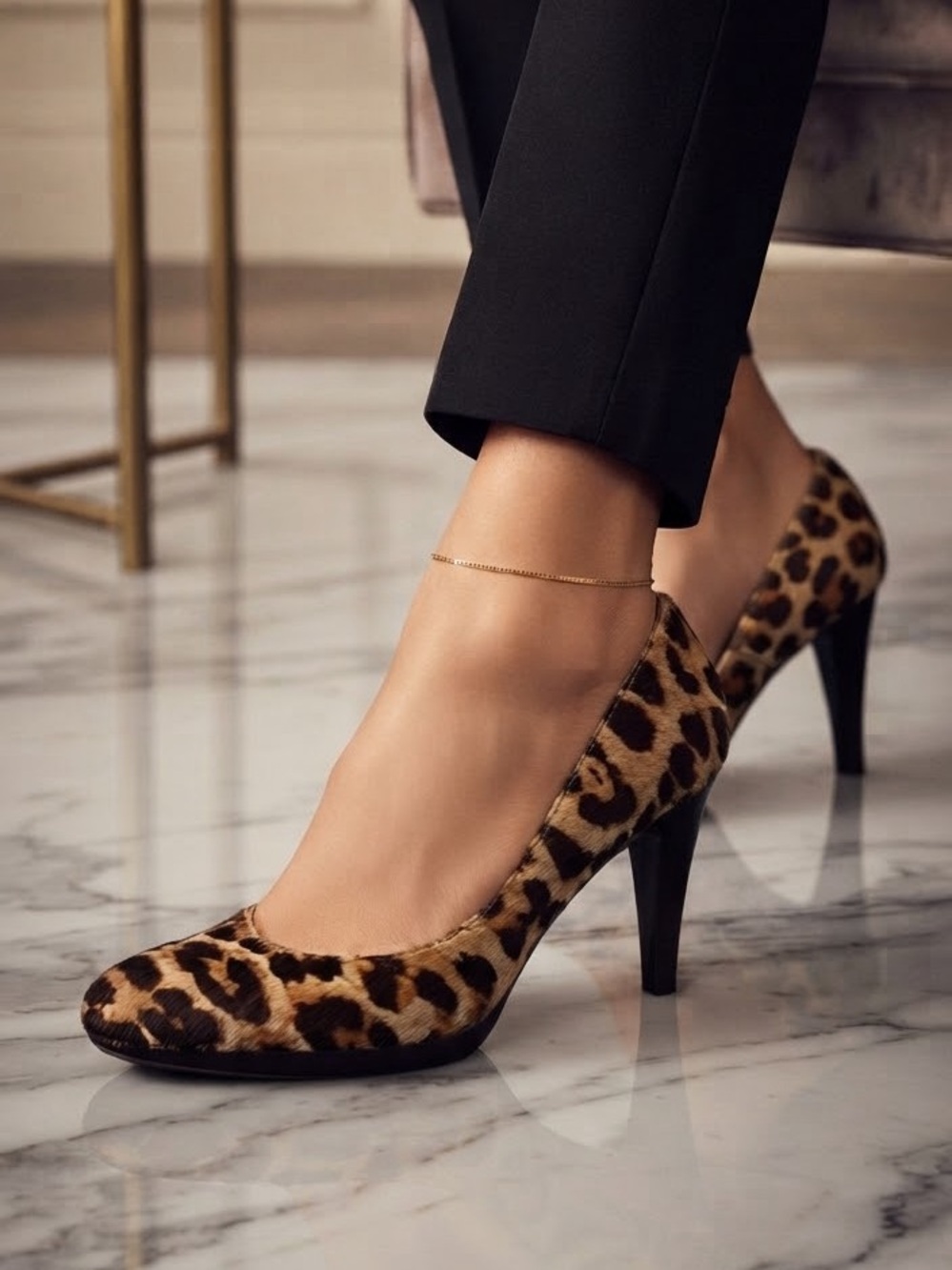 Steve Madden Bogaart Leopard Print Pumps Size 9